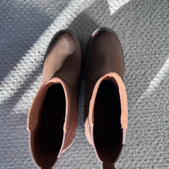 NWT Beautiful Teva Anaya Chelsea Waterproof boot. - Picture 7 of 9